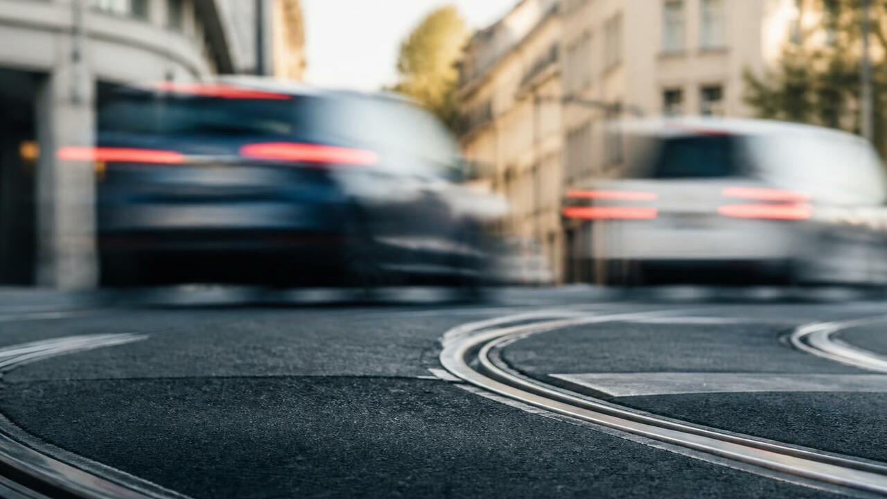 Автобусы №3 и 71 в Перми поедут по объездным маршрутам В Перми автобусы №3 и 71 изменят маршруты из-за...